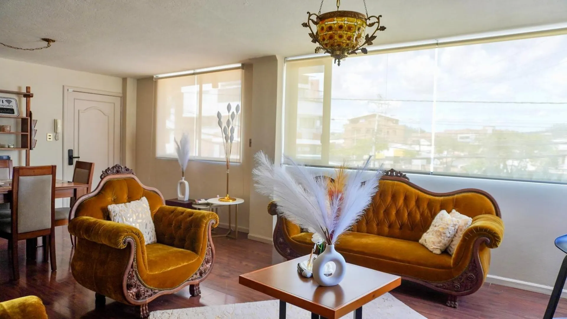 Mustard Apartment -Centrally Located In Cuenca Équateur